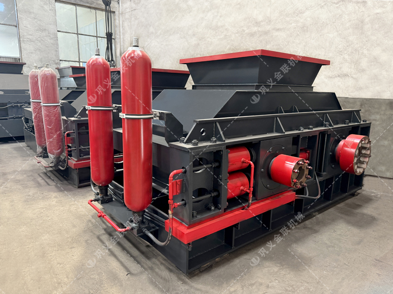 液壓對輥制砂機：雙輥擠壓耐磨輥體，連續作業千噸依舊精準